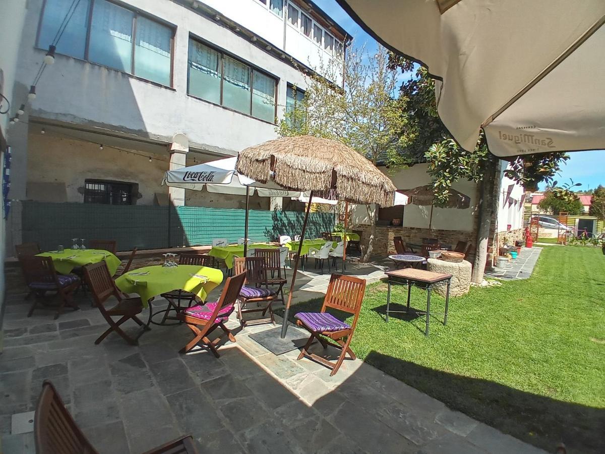 Hostal La Medina De Camponaraya Exterior foto